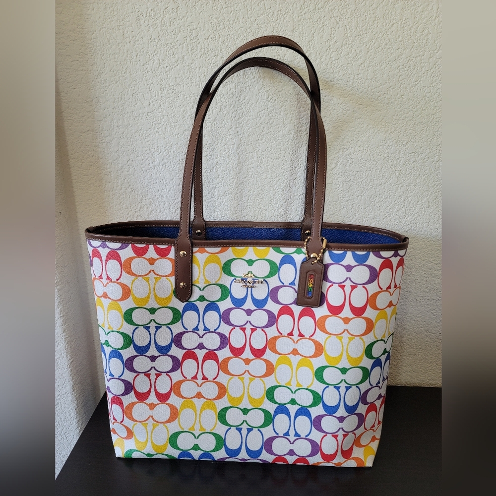 COACH REVERSIBLE CITY TOTE IN RAINBOW SIGNATURE CANVAS